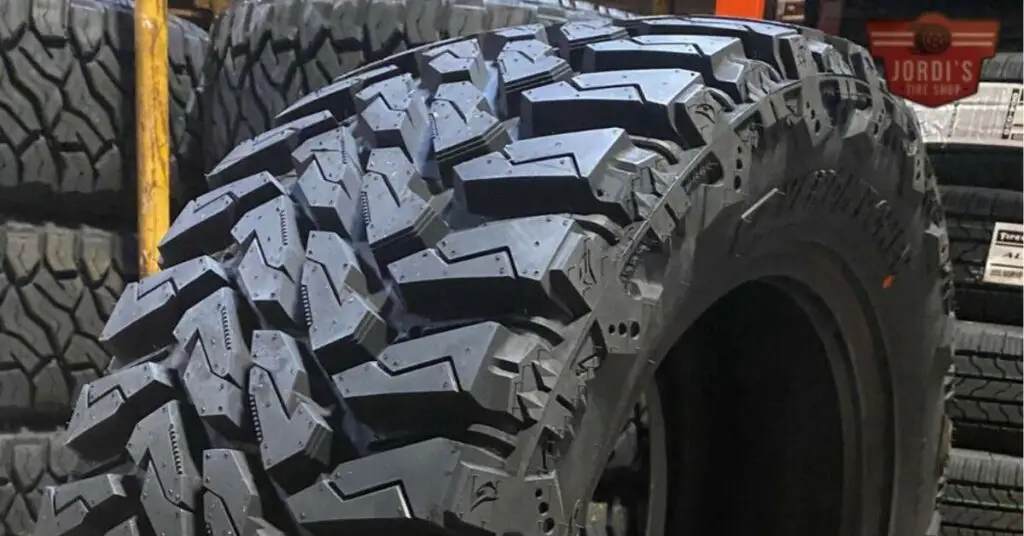 Key Features of 33 12.50 r17 Tires